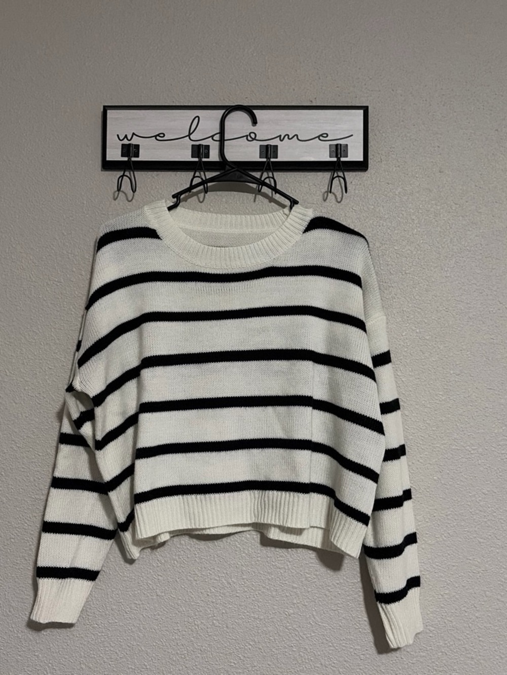 SHEIN Black & White Striped Cropped Crewneck Sweater
